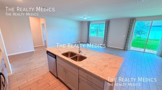Building Photo - 702 Alta Vista Ct
