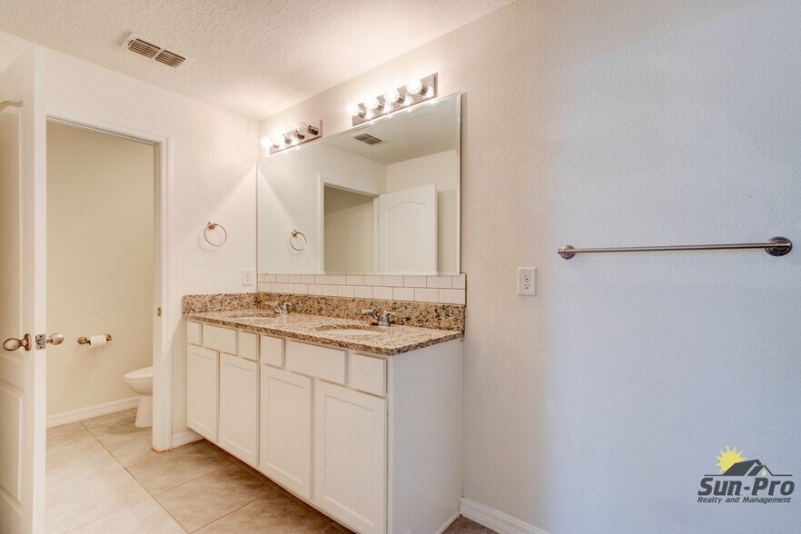 Building Photo - 1660 Pham Dr