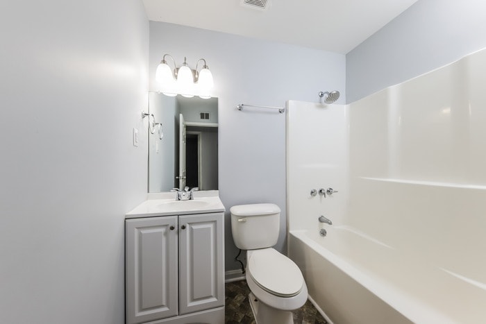 Building Photo - 4025 Oak Ridge Dr