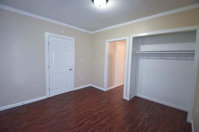 Building Photo - 2149 US-40