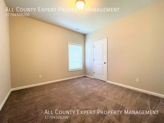 Building Photo - 4845 Frontier Dr