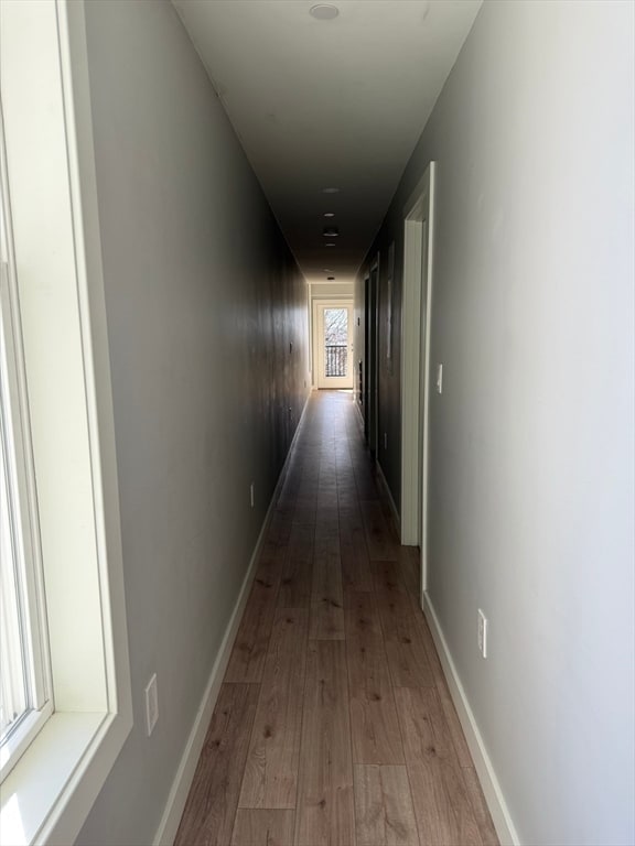 Building Photo - 415 E 7th St