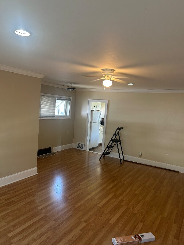 Building Photo - 3041 S Hanson Ave