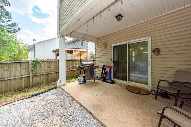 Building Photo - 3 Bedroom 2.5 Bath Single Family Home in S...