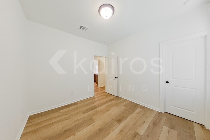 Building Photo - 105 Hendrix Rd