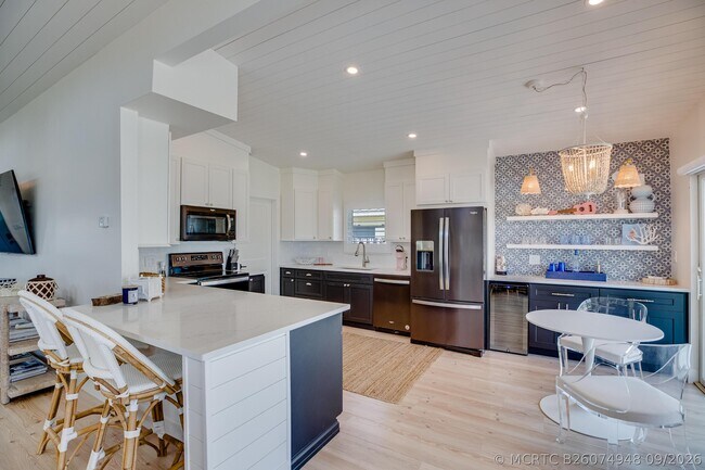 Building Photo - 1604 Seaway Dr