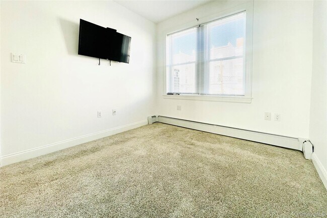 Building Photo - 47-32 39th St