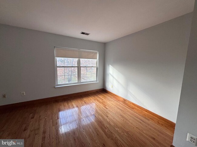 Building Photo - 3996 Royal Lytham Dr