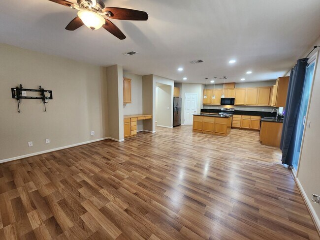 Building Photo - Inviting and Warm 3 Bedroom 2 Bath Home in Newman CA
