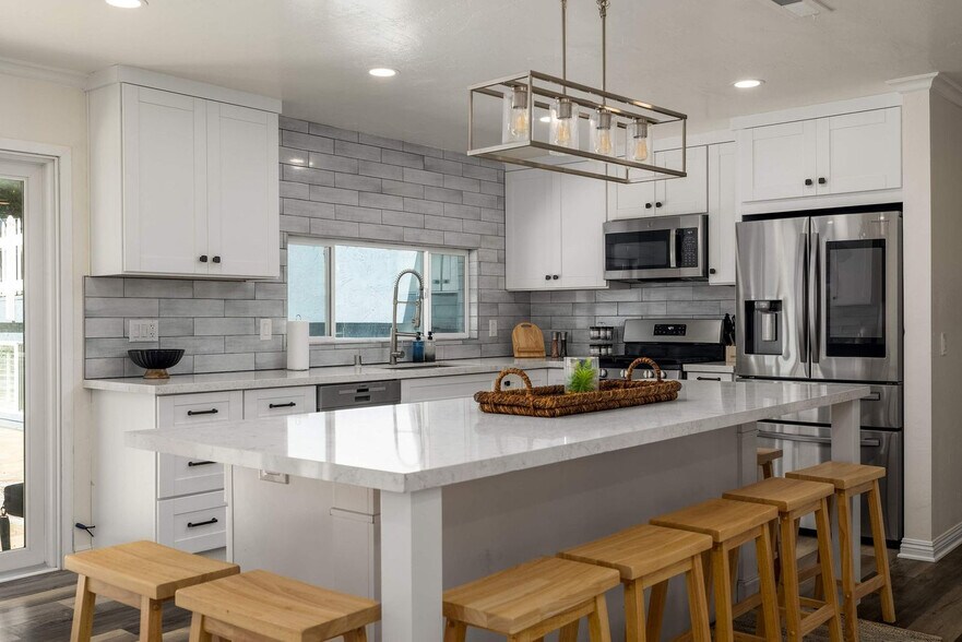 Building Photo - 4880 Kane St