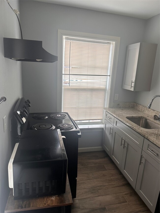 Building Photo - 4302 Polk St