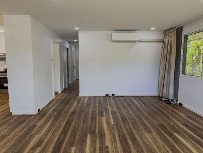 Building Photo - Welcome Home to Waimanalo!