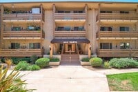 Building Photo - Fantastic 1 Bedroom Condo in Point Loma!!