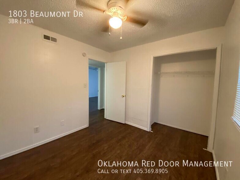 Building Photo - 1803 Beaumont Dr