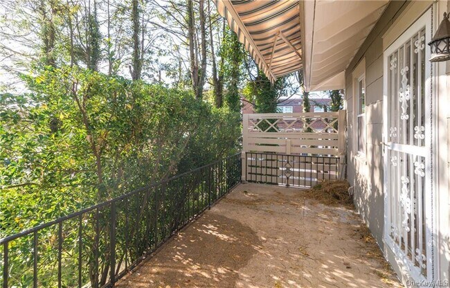 Building Photo - 1 Senate Pl