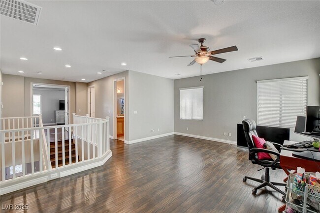 Building Photo - 44 Delighted Ave