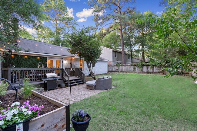 Building Photo - 20 Yewleaf Rd