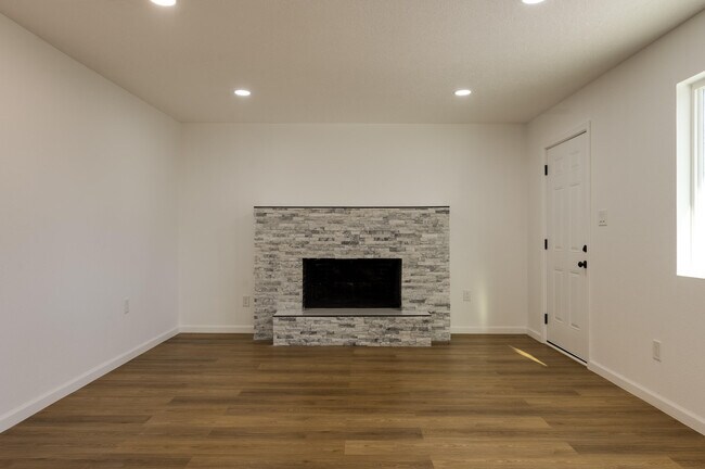 Building Photo - 12008 Golden Gate Ave NE