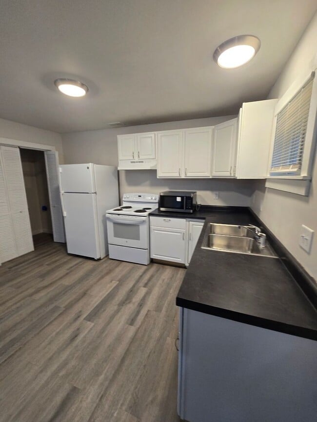 Building Photo - Eastside Four Bedroom Home near 42nd and Shadeland Ave