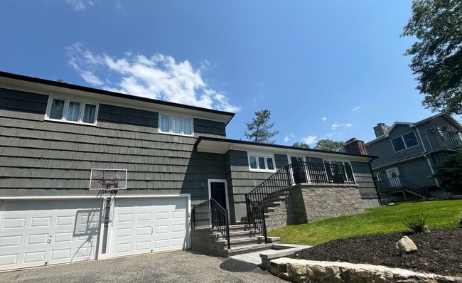 Building Photo - 596 Dell Rd