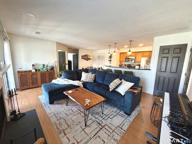 Building Photo - 1 Forest Glen Cir