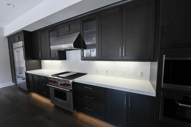 Building Photo - 12775 Bluff Creek Dr