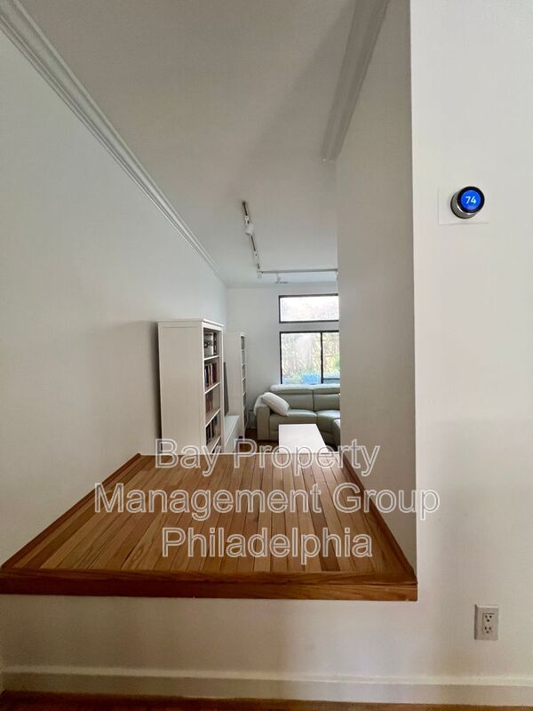 Building Photo - 834 N Newkirk St