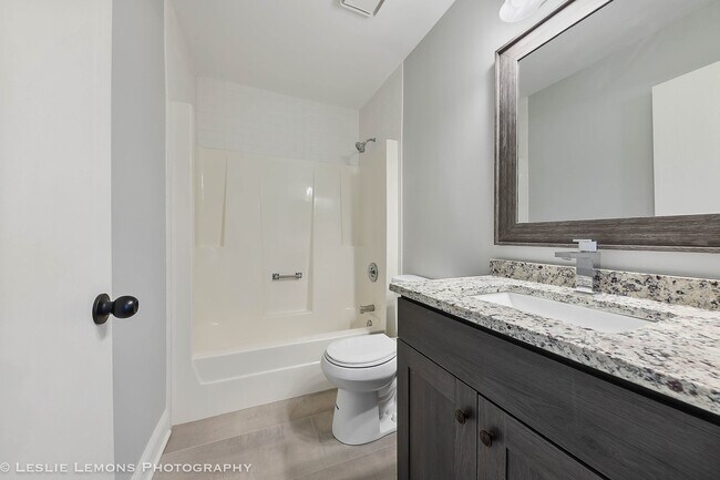 Building Photo - 2970 Middlebury Ct W