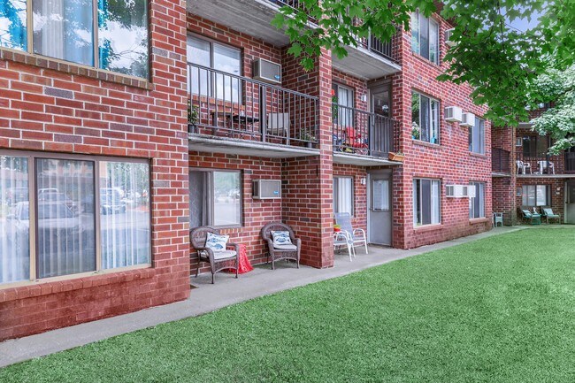 Saratoga Place Saratoga Springs, NY Apartment Finder