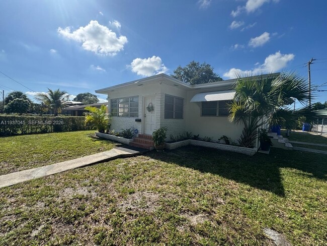 Building Photo - 1100 NW 71st St