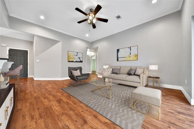 Building Photo - 720 Springwood Dr