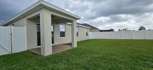 Building Photo - 318 Gris Sky Ln