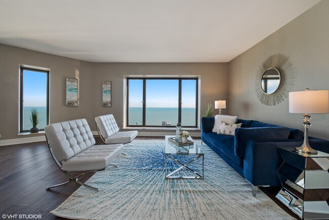 Primary Photo - 950 N Michigan Ave
