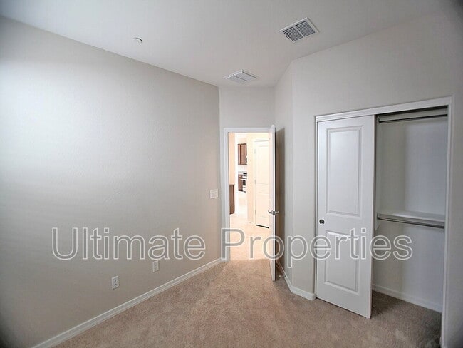 Building Photo - 32320 N 122nd Ln