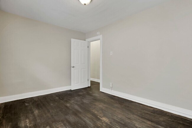 Building Photo - 657-659 S Burgess Ave