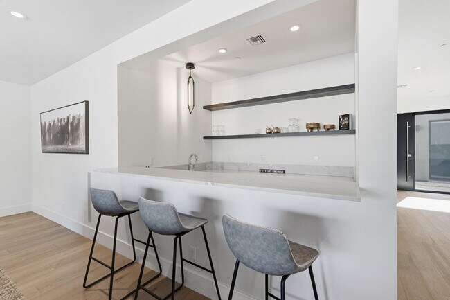 Building Photo - 4544 N Evans Dr