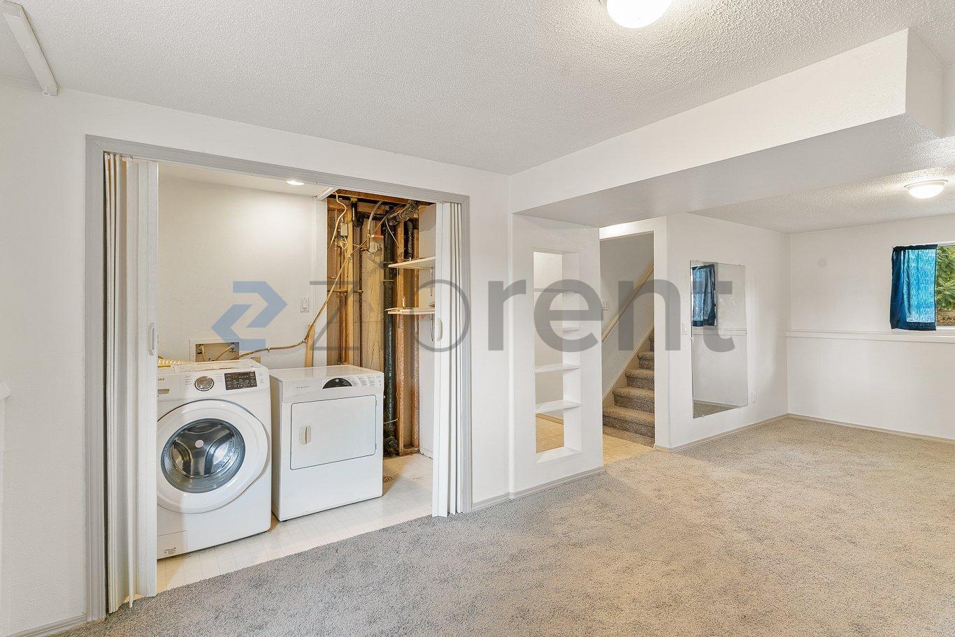 Building Photo - Unit