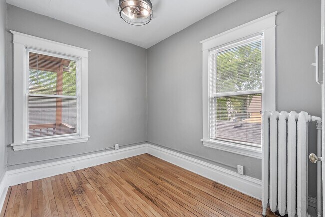 Building Photo - 211 Grotto St N