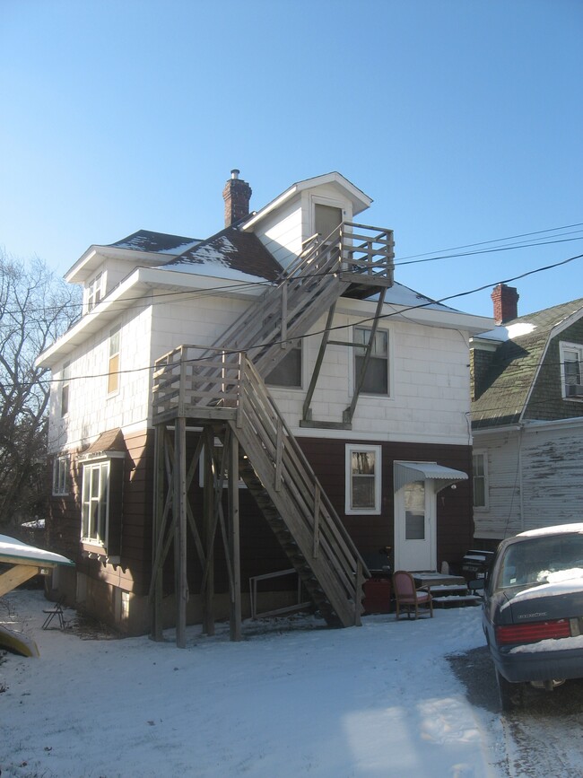 Building Photo - 606 North 16th Avenue East