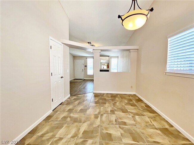 Building Photo - 704 Calahan Point Dr