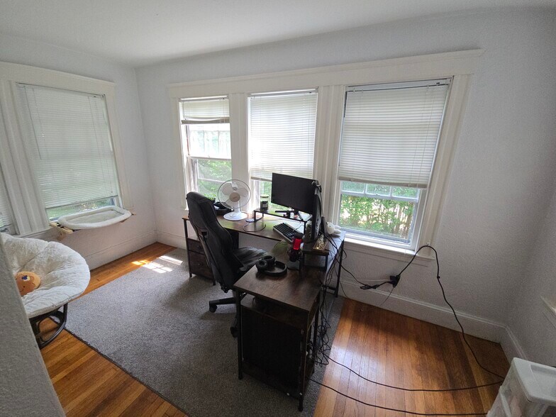 Building Photo - 281 Lowell Ave