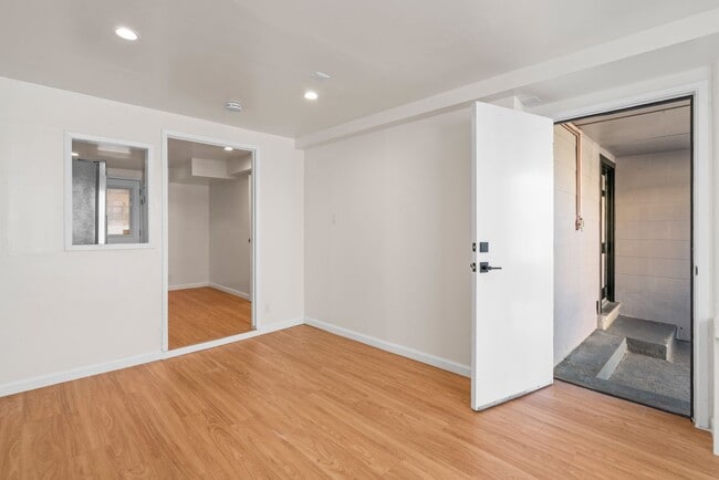Building Photo - Cute. Chill. Perfect for SF living.