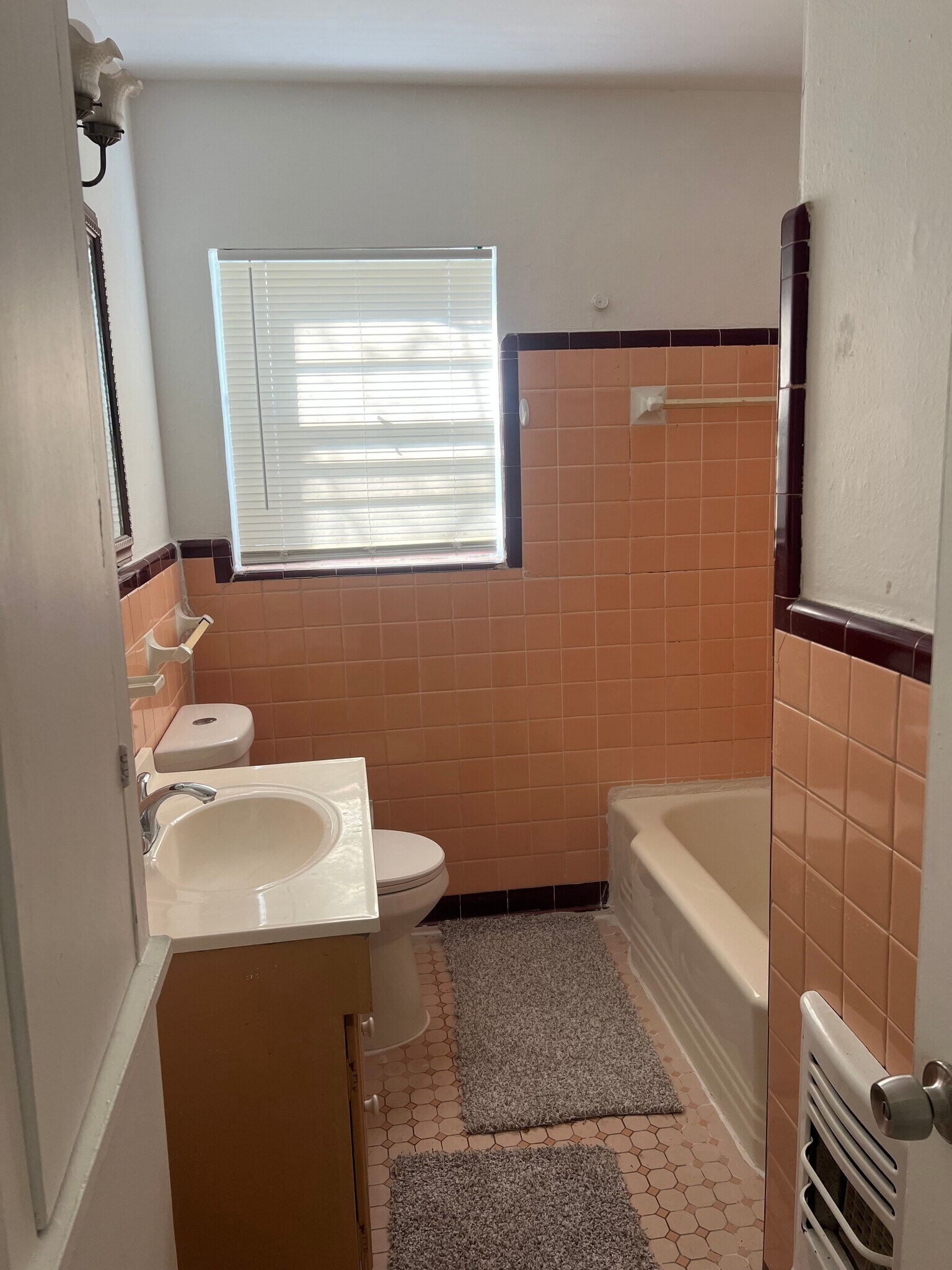 Building Photo - 126 E Colonial Dr