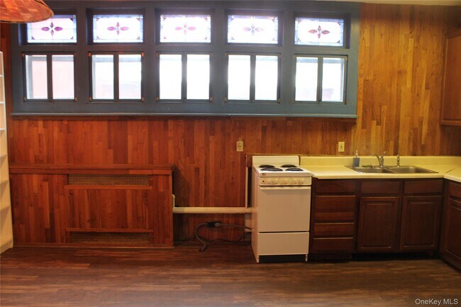 Building Photo - 50 NY-343