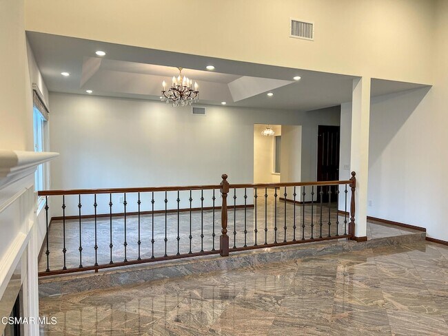 Building Photo - 5630 Hurford Ct