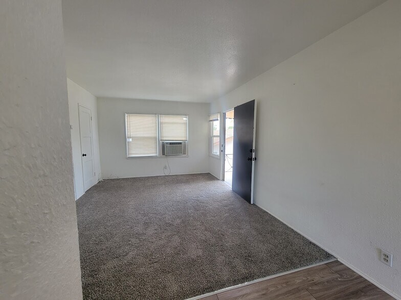 Building Photo - 16911 Glenetta Way