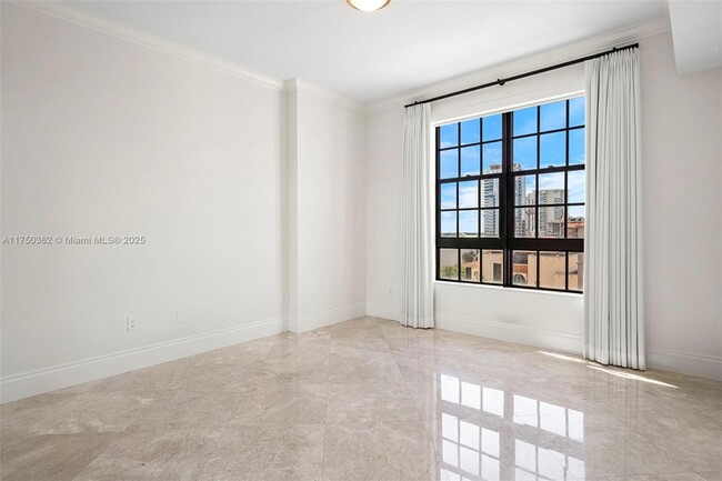 Building Photo - 801 S Olive Ave