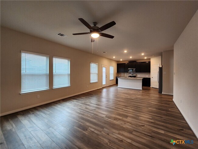 Building Photo - 1225 Ella Xing