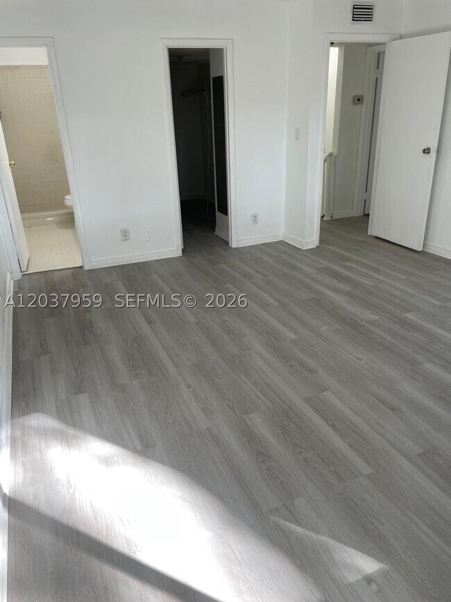 Building Photo - 2060 SW 90th Ave