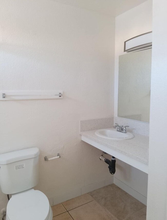 Building Photo - 1BD / 1 BA - Apartment For Rent